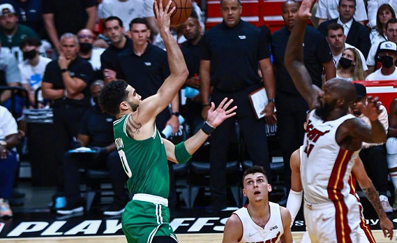 关于西悉尼流浪者主场优势明显，球迷期待逆转奇迹的信息