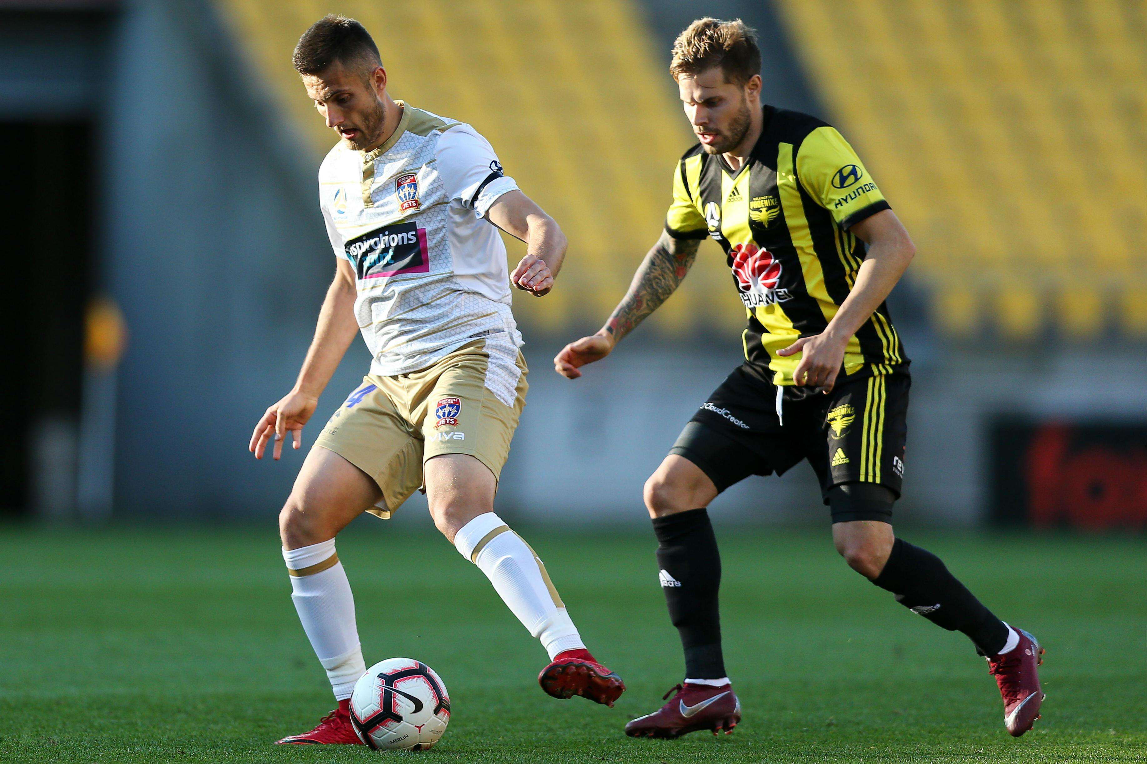 关于西悉尼流浪者进攻端火力强劲，欲破河床防线的信息