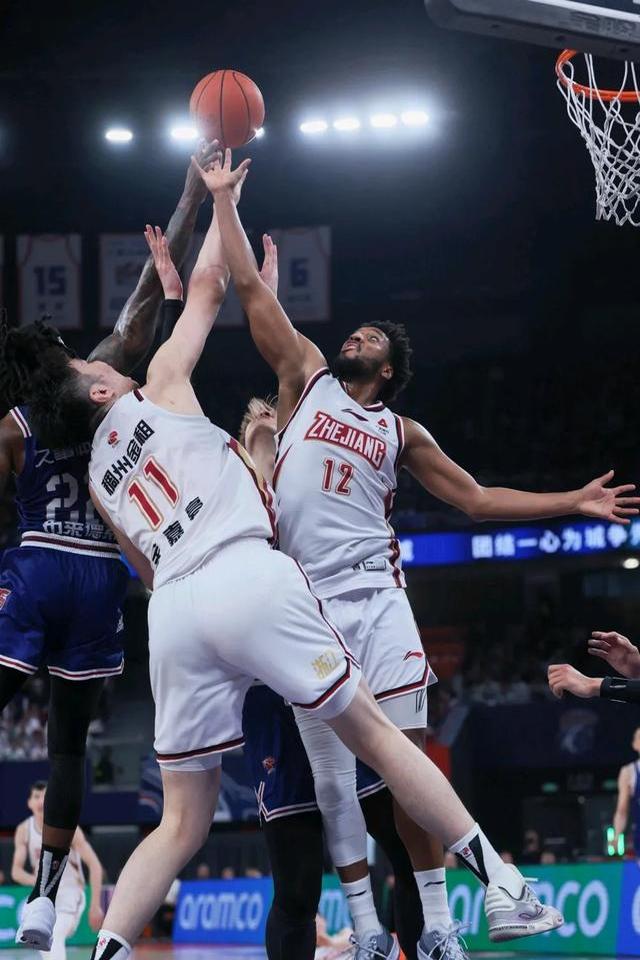 关于上海队爆发神级表现,全国篮球锦标赛被彻底压制,高光操作的信息 关于上海队爆发神级表现,全国篮球锦标赛被彻底压制,高光操作的信息