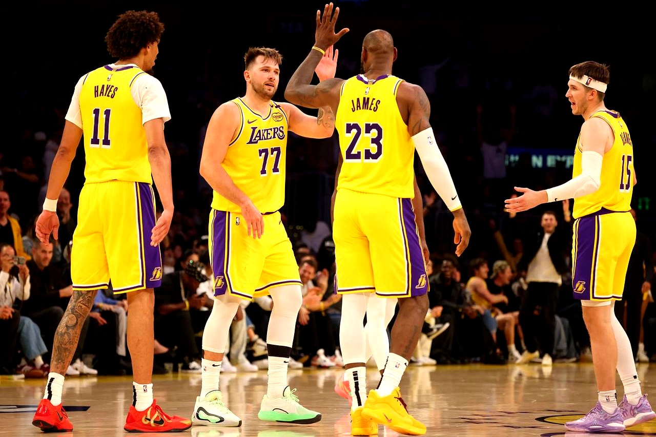 热火奋力反击,湖人险胜勇士的简单介绍 热火奋力反击,湖人险胜勇士的简单介绍