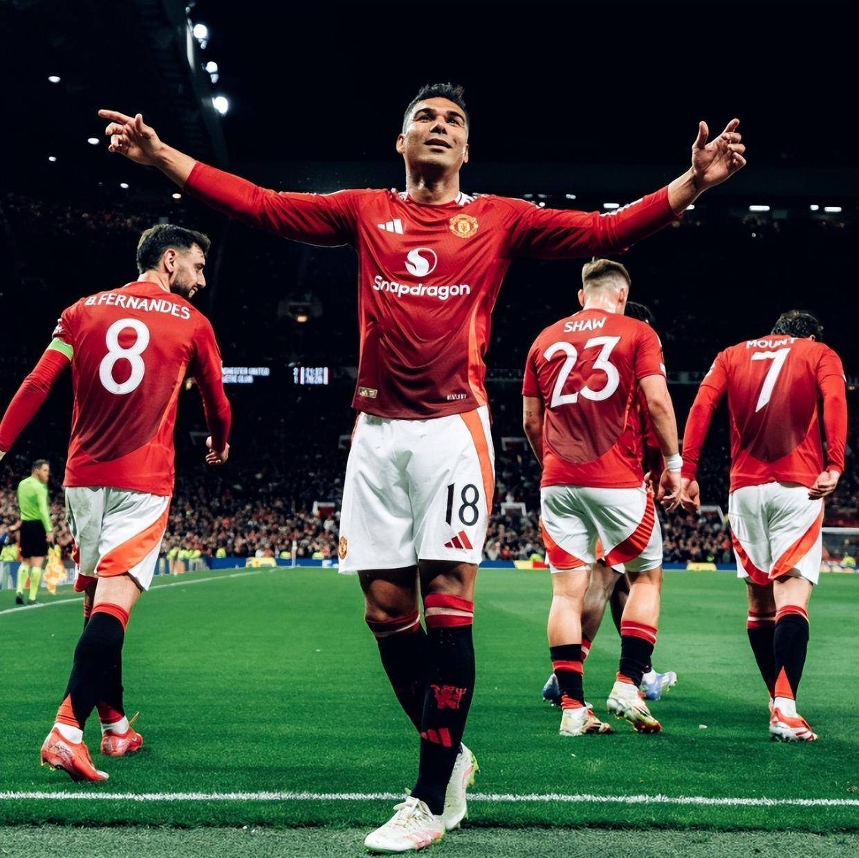 爱游戏入口-曼联演绎逆袭，欧冠半决赛问鼎机会