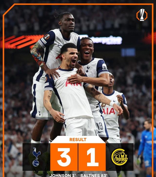 曼联队在比赛中碾压对手，取得胜利晋级