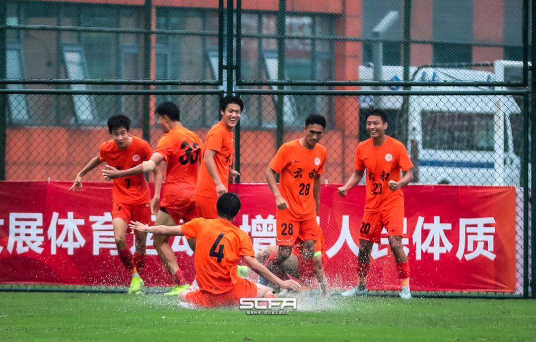 足球盛会即将举行，球队全力备战