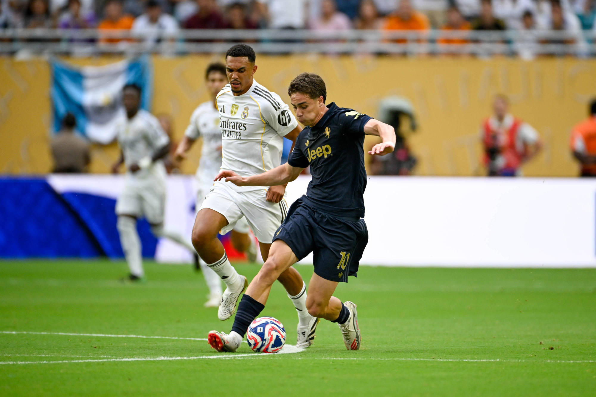 爱游戏网页版登录入口-尤文图斯赢球，主帅萨里称赞全队表现