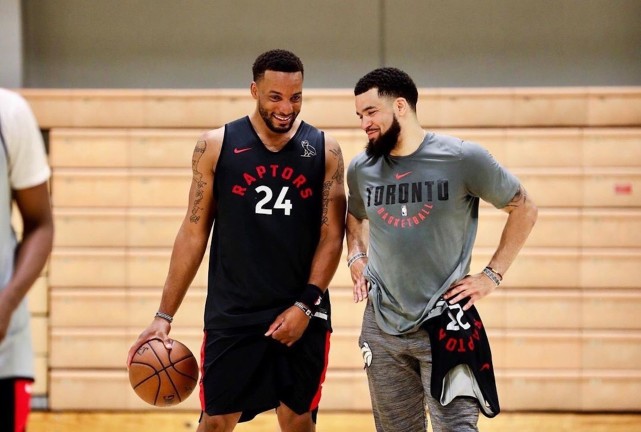 关键时刻出手得分,球员实力有目共睹 关键时刻出手得分,球员实力有目共睹