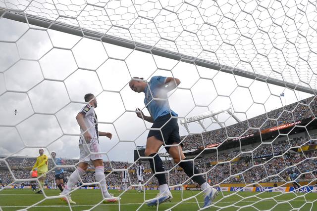 爱游戏视频-曼城队在国际比赛中展现出色战斗力