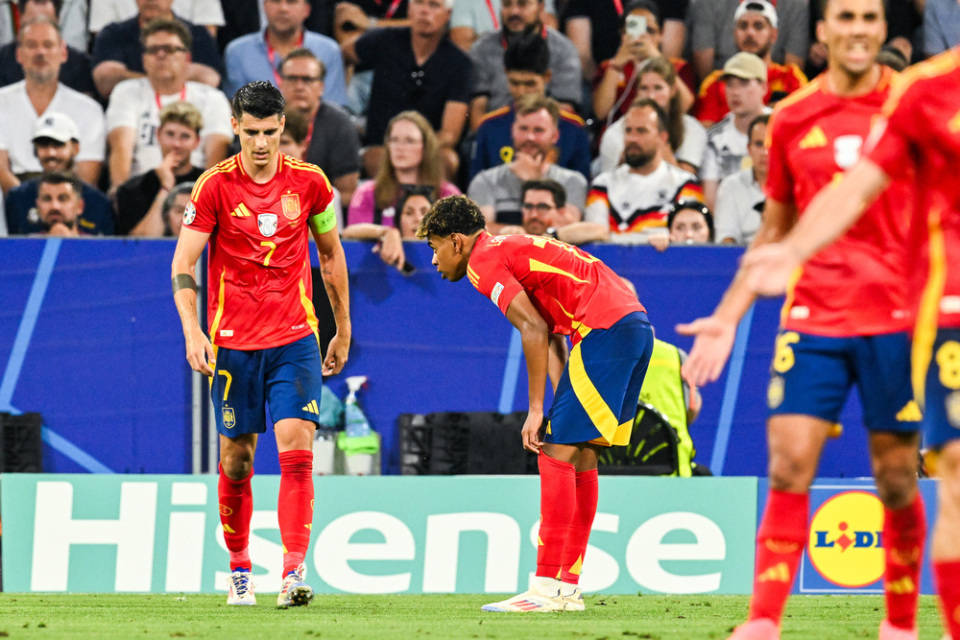 希腊队对阵西班牙队，备战欧洲杯意向赛