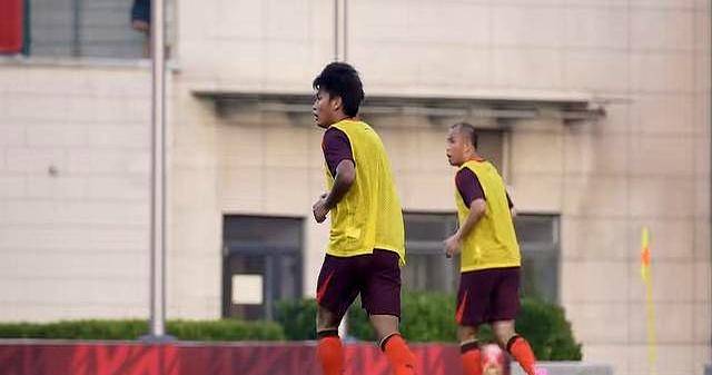 爱游戏新闻-厄普顿主帅调整阵容取胜，球队消化连败阴影