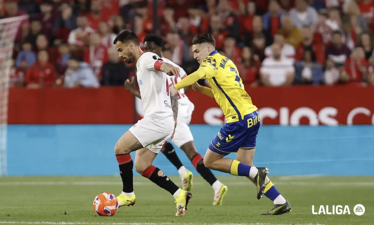 包含西甲球队在客场取胜，实现三连胜助攻排名的词条