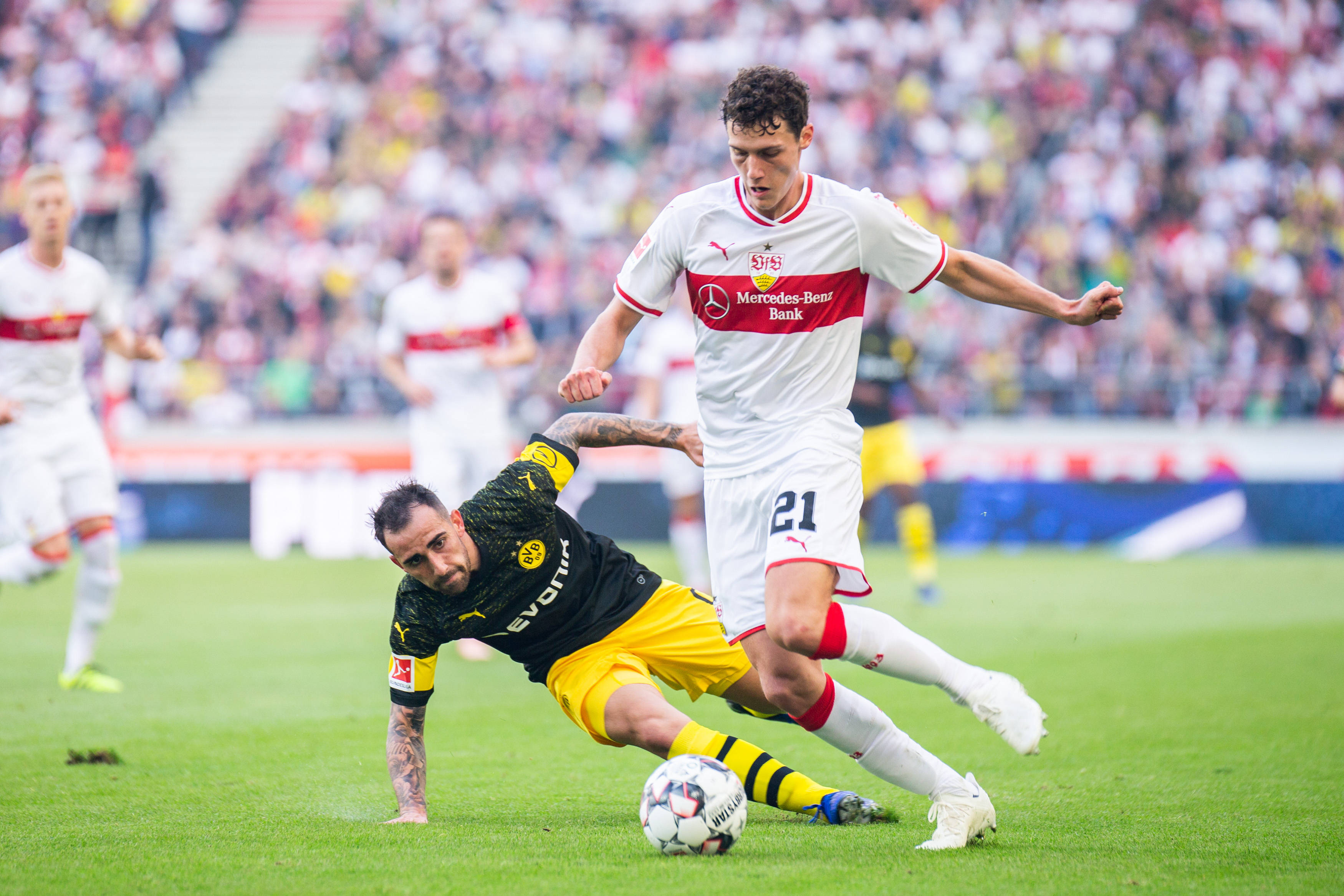 拜仁慕尼黑取胜告捷，卫冕未现裂痕的简单介绍