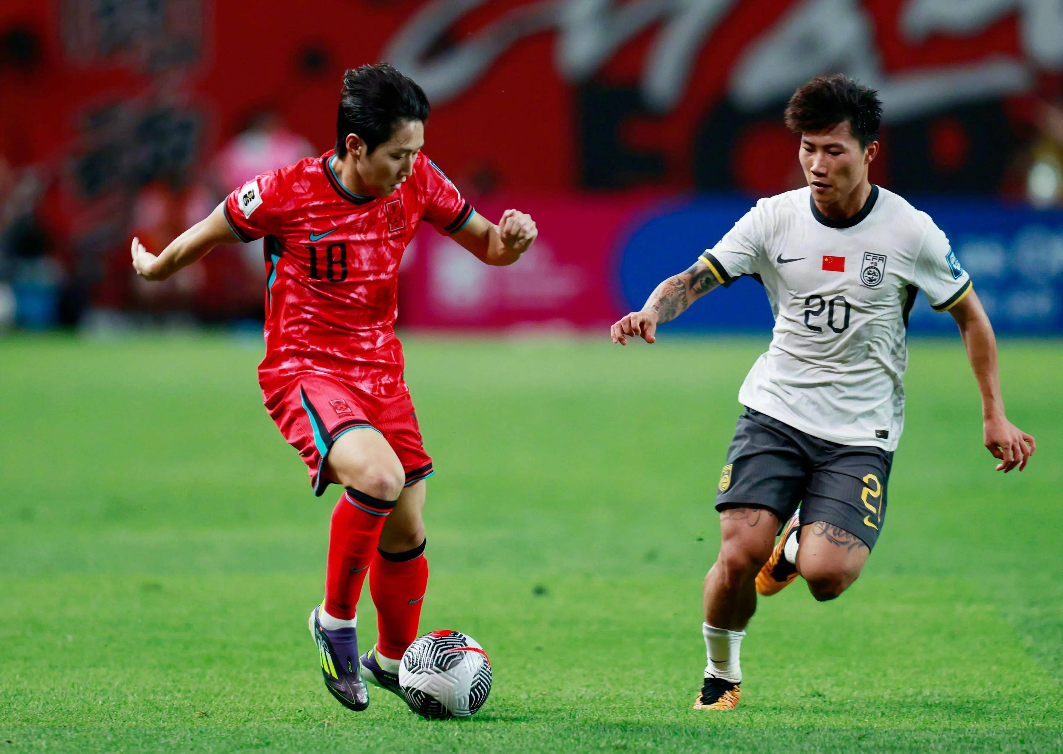 亚洲足球队在国际赛事中崭露头角