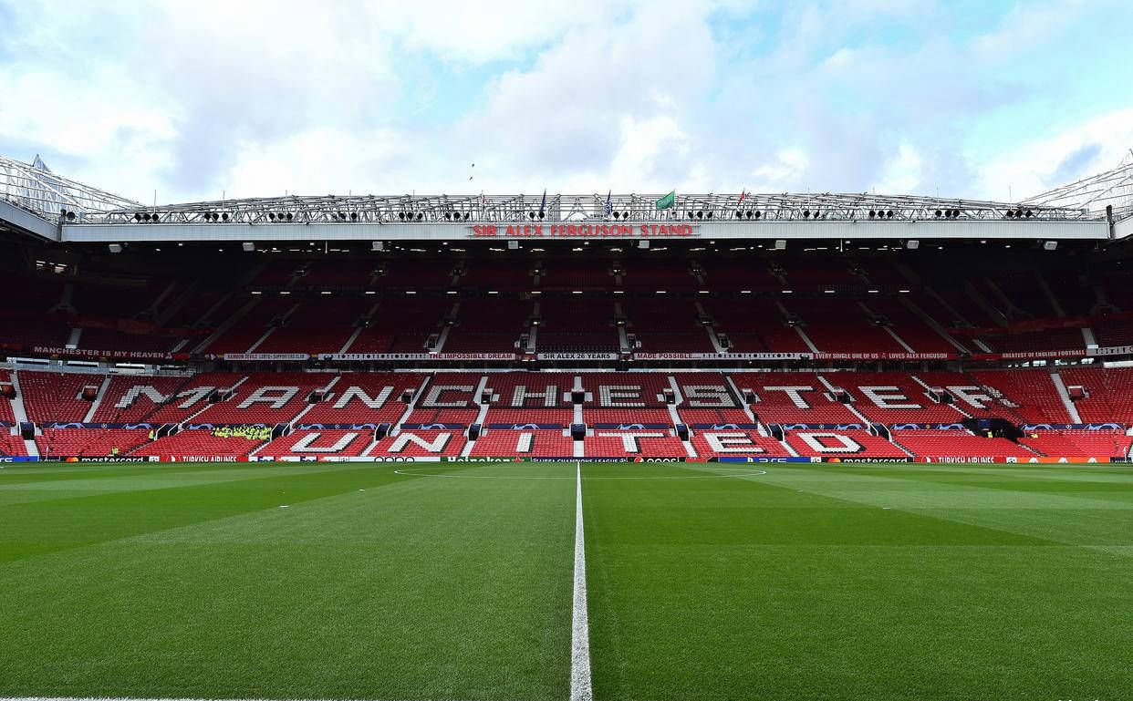 爱游戏娱乐-曼联主场球迷禁赛，遭遇情绪困扰的简单介绍