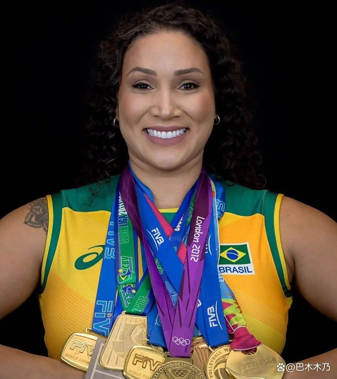 爱游戏网页版登录入口-世界篮坛女神引领球队，助力夺得冠军荣耀