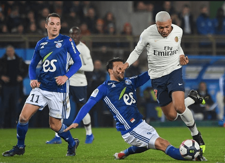 关于斯特拉斯堡战平对手，保住不败纪录的信息