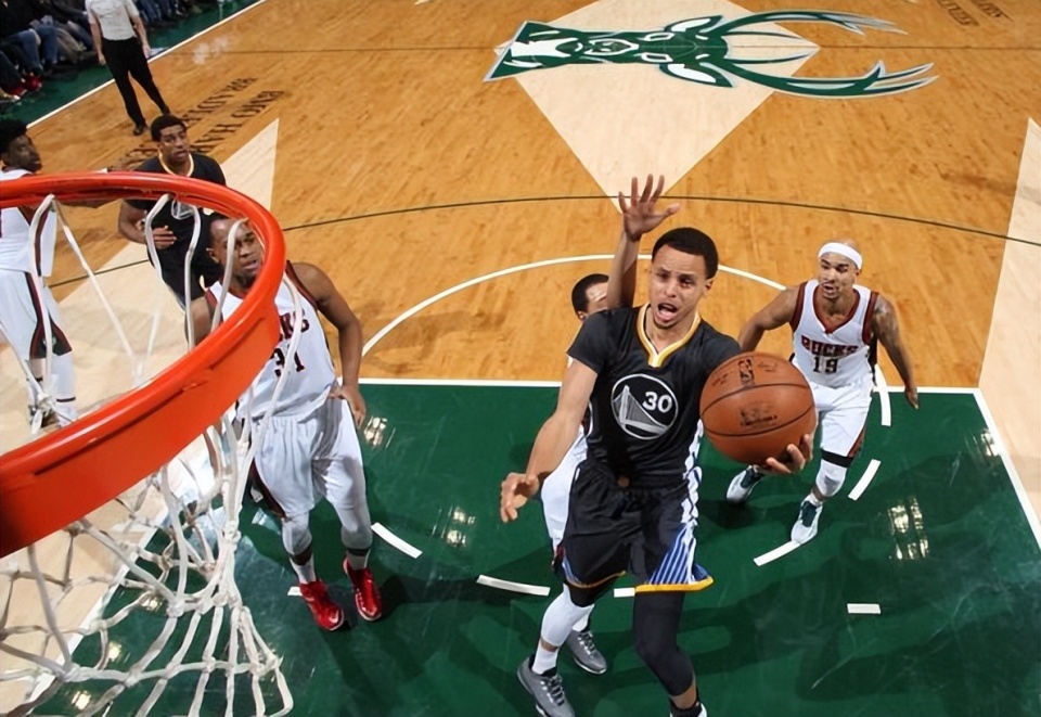 勇士主场轻取开拓者，迎来四连胜