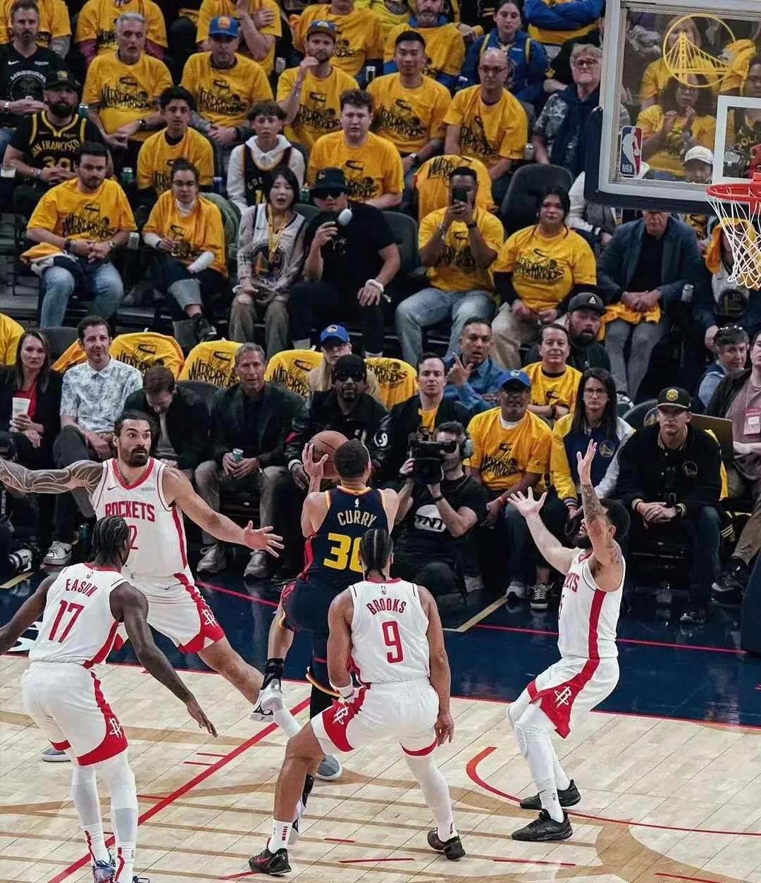 勇士主场轻取开拓者，迎来四连胜