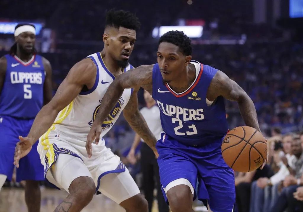 雄狮客场战胜快船，领跑西部