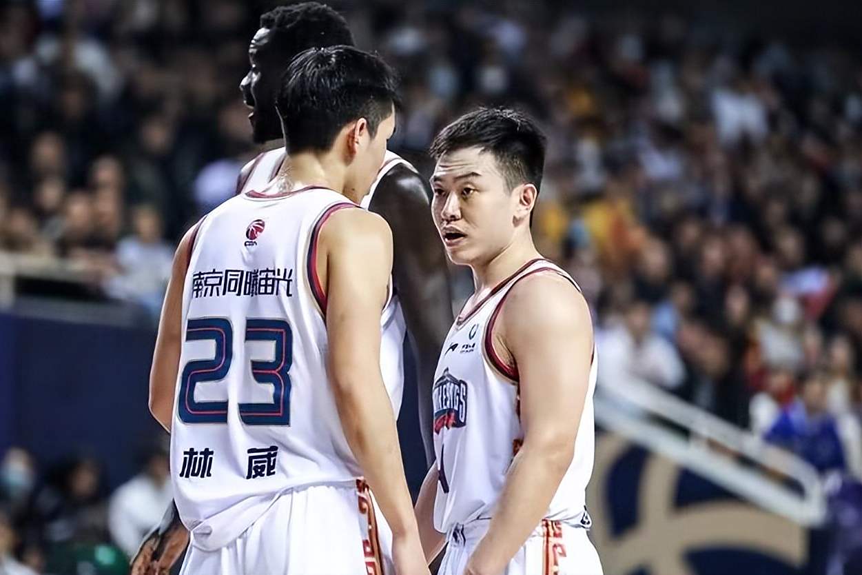 广东队控卫大放异彩，带领球队取胜