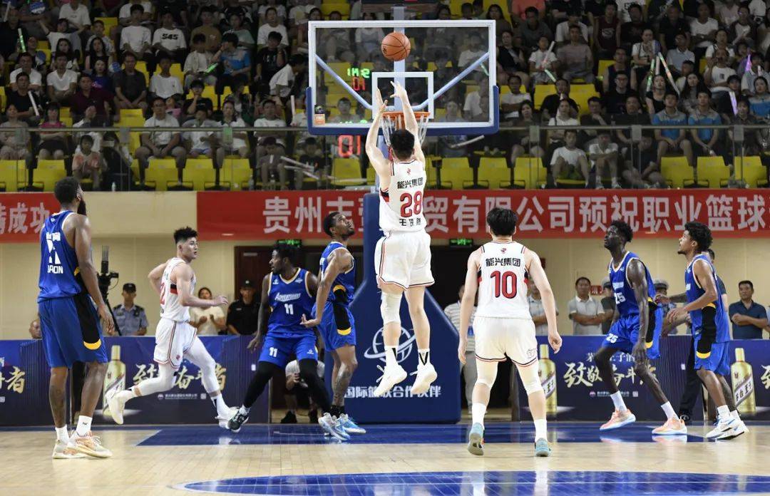 包含顶级篮球赛事备受瞩目，精彩纷呈的词条